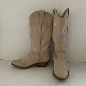•SOLD• Steve Madden Windie West Cowboy Boots